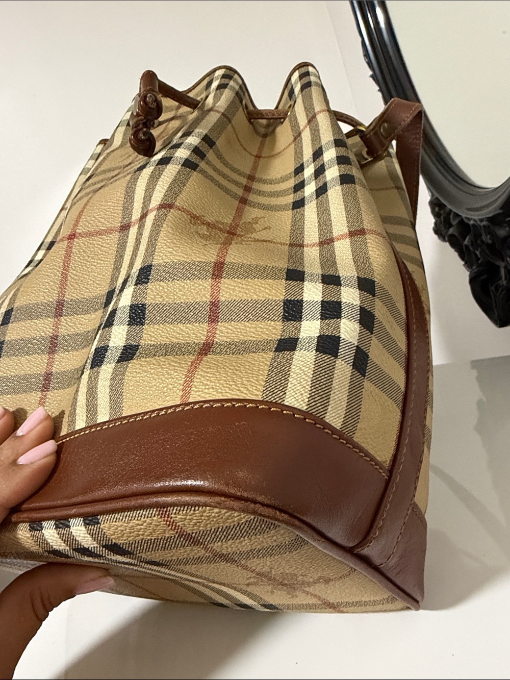 Burberry Vintage Beige Plaid Leather-Trim Drawstring Bucket Bag - Picture 9 of 15